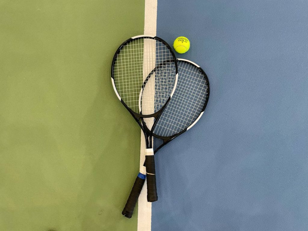 Теннисные обзоры. Большой теннис. Теннис центр Баныкина. Торт большого теннисная ракетка. Смоленск теннисный центр.